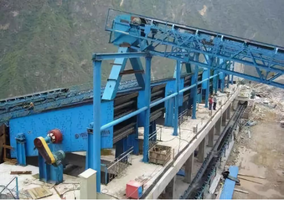 振動(dòng)篩出現(xiàn)篩板開(kāi)裂、橫梁斷裂等情況的原因和解決方案！195